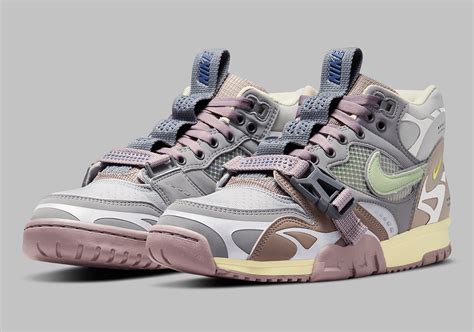 Nike Air Trainer 1 model